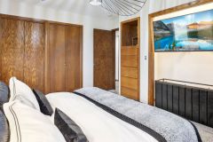 Hastings-2000x1125-3