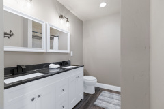 Pine Terrace Bathroom 1031