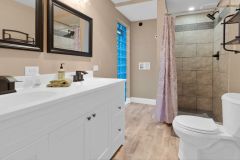 Pine Terrace Bathroom 44
